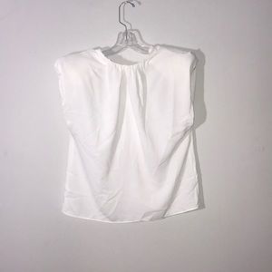 🆕🏷Zara top with shoulder pads